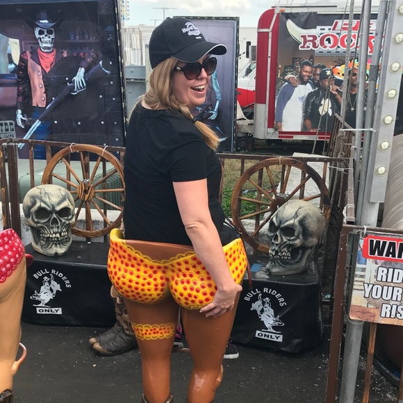 Meet your Posher, Susan - Picture 5 of 5